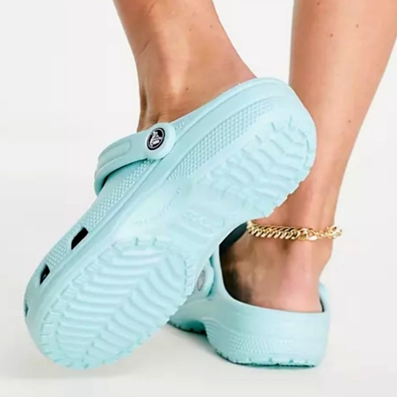 โจ SOLD! โจ NWT Crocs Aqua Blue Classic Clogs Sz Women's 9 / Men's 7 - Picture 12 of 13